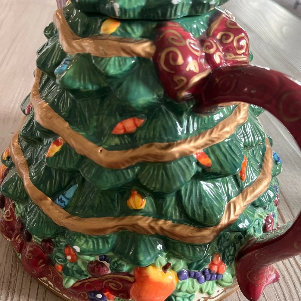 Bella Casa by Ganz Christmas Tree Teapot Vintage